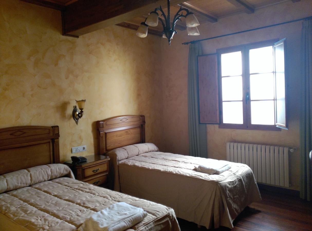 Pico Sacro II Hotel 산티아고데콤포스텔라 객실 사진